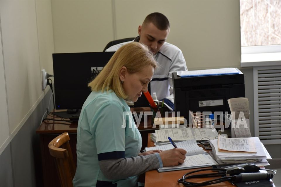 В селе Червоная Поляна Антрацитовского района теперь есть свой терапевт В селе Червоная Поляна Антрацитовского района теперь есть свой терапевт