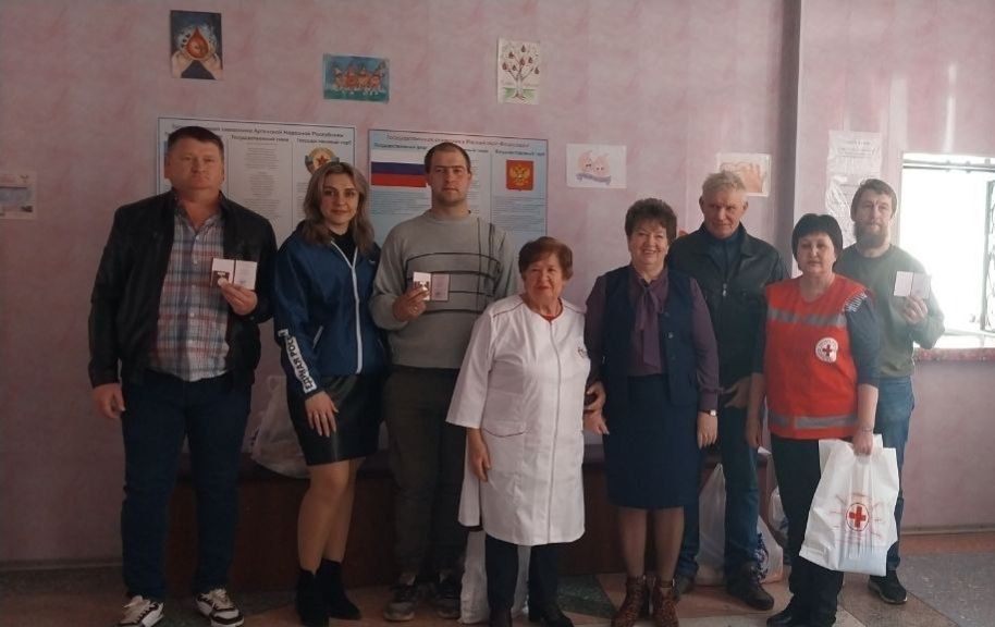 В Стаханове чествовали почетных доноров В Стаханове чествовали почетных доноров