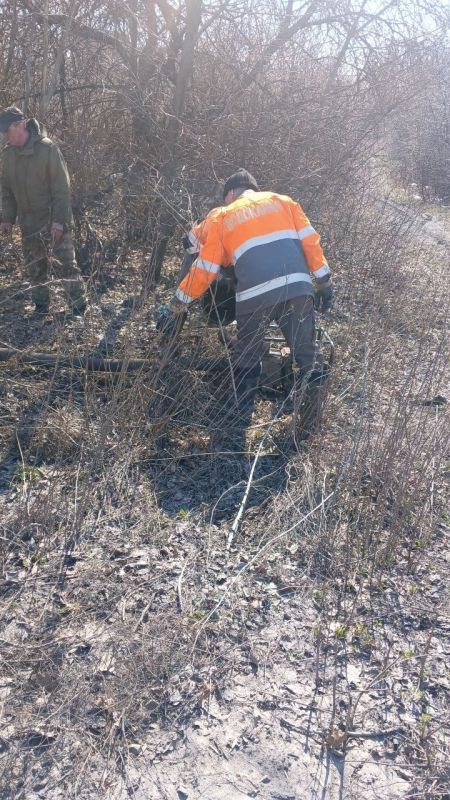 Продолжаются работы по уборке центрального кладбища в селе Благовка Продолжаются работы по уборке центрального кладбища в селе Благовка