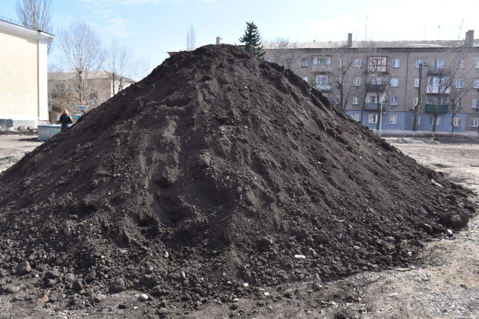 В рамках специального инфраструктурного проекта, реализуемого шефом-регионом Тюменской областью, продолжаются работы по благоустройству площади Ленина в городе Молодогвардейске В рамках специального инфраструктурного проекта, реализуемого шефом-регионом Тюменской областью, продолжаются работы по благоустройству площади Ленина в городе Молодогвардейске
