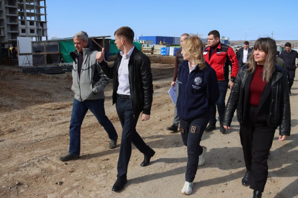 В Луганске обсудили развитие строительной отрасли В Луганске обсудили развитие строительной отрасли