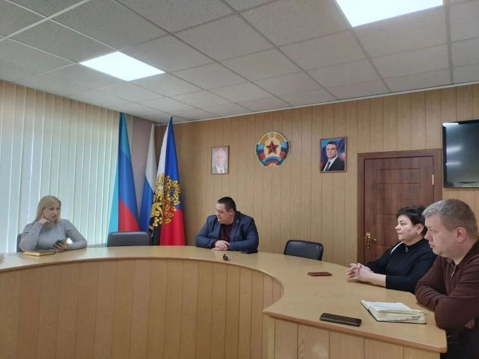 Андрей Рубанцов: Держим руку на пульсе: совещание с начальниками отделов жизнеобеспечения посёлков городского округа и села Благовка Андрей Рубанцов: Держим руку на пульсе: совещание с начальниками отделов жизнеобеспечения посёлков городского округа и села Благовка