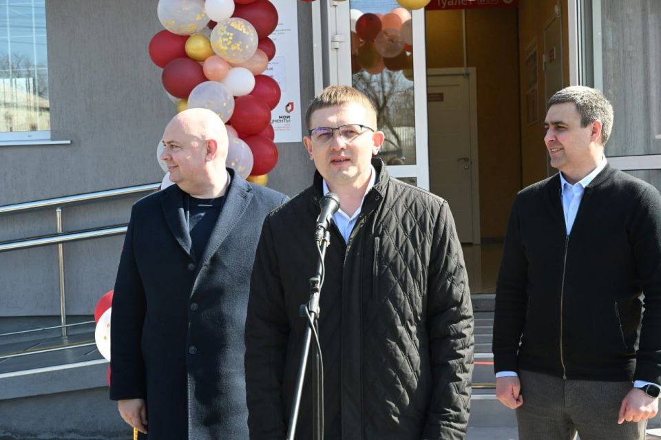 Евгений Морозов: В Брянке открылось современное отделение МФЦ: удобно, быстро, для людей Евгений Морозов: В Брянке открылось современное отделение МФЦ: удобно, быстро, для людей
