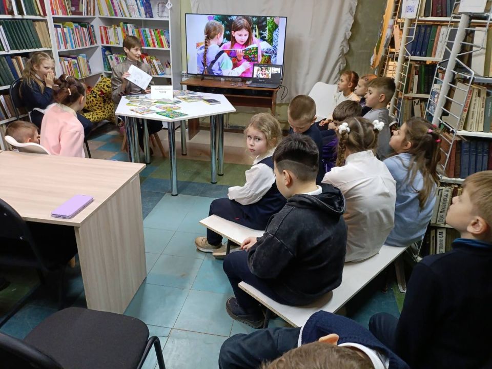 Детвора встретилась с детским поэтом Детвора встретилась с детским поэтом