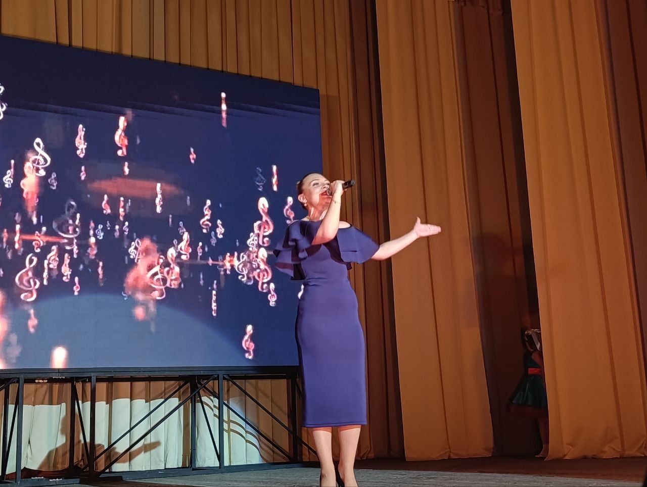 «Жизнь культуре посвящаем»: в Кировском городском Дворце культуры отметили профессиональный праздник «Жизнь культуре посвящаем»: в Кировском городском Дворце культуры отметили профессиональный праздник