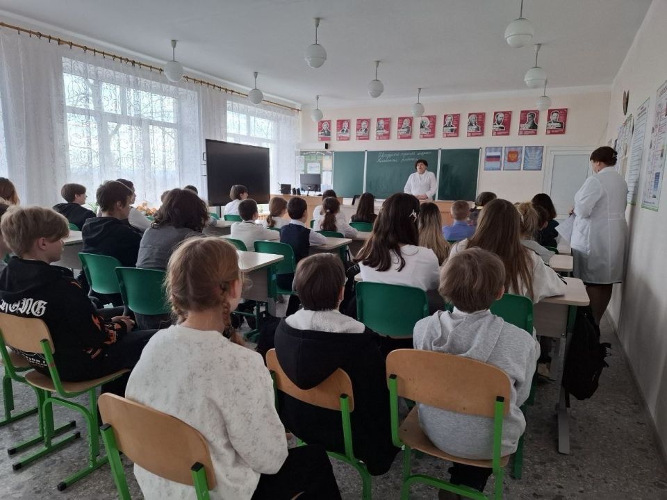 В Трехизбенской школе прошёл профориентационный урок В Трехизбенской школе прошёл профориентационный урок