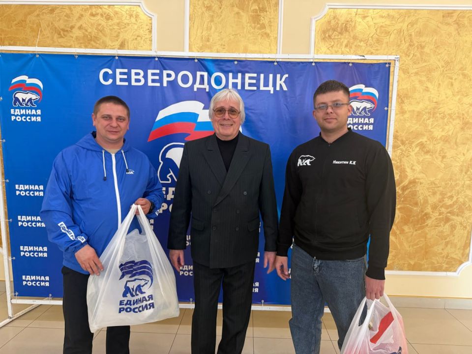 Единороссы по всей ЛНР поздравили работников культуры с профессиональным праздником Единороссы по всей ЛНР поздравили работников культуры с профессиональным праздником