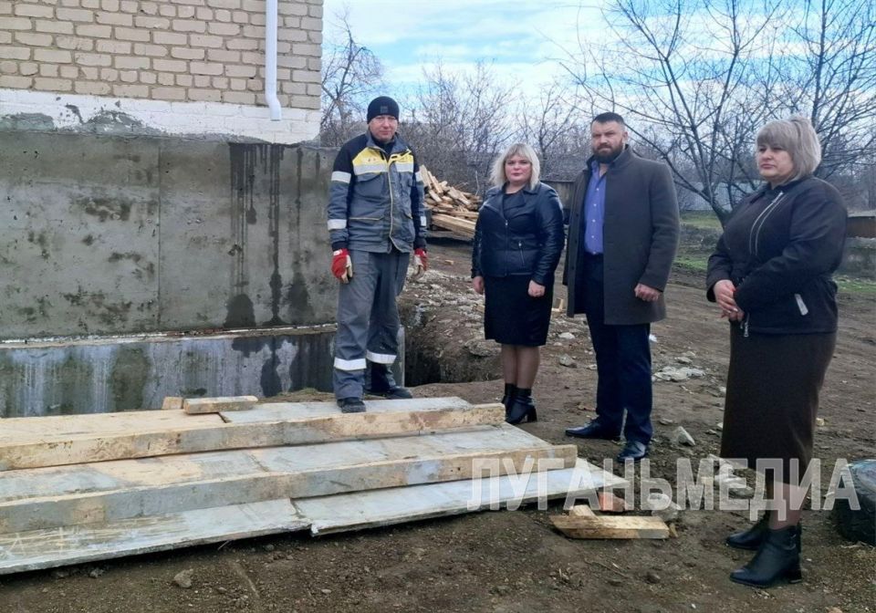 В Софиевской школе № 27 ведутся ремонтно-восстановительные работы в рамках «Народной программы» «Единой России» В Софиевской школе № 27 ведутся ремонтно-восстановительные работы в рамках «Народной программы» «Единой России»