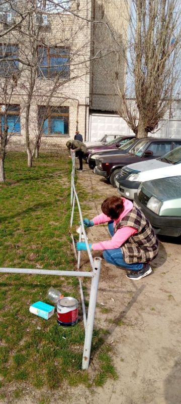 Субботник в МУП «ПУ ВКХ города Рубежное» Субботник в МУП «ПУ ВКХ города Рубежное»