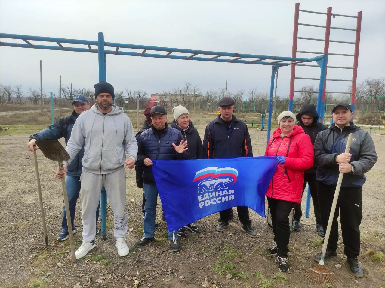Дружный коллектив МБУ ДО «РСШ» принял активное участие в общегородском субботнике