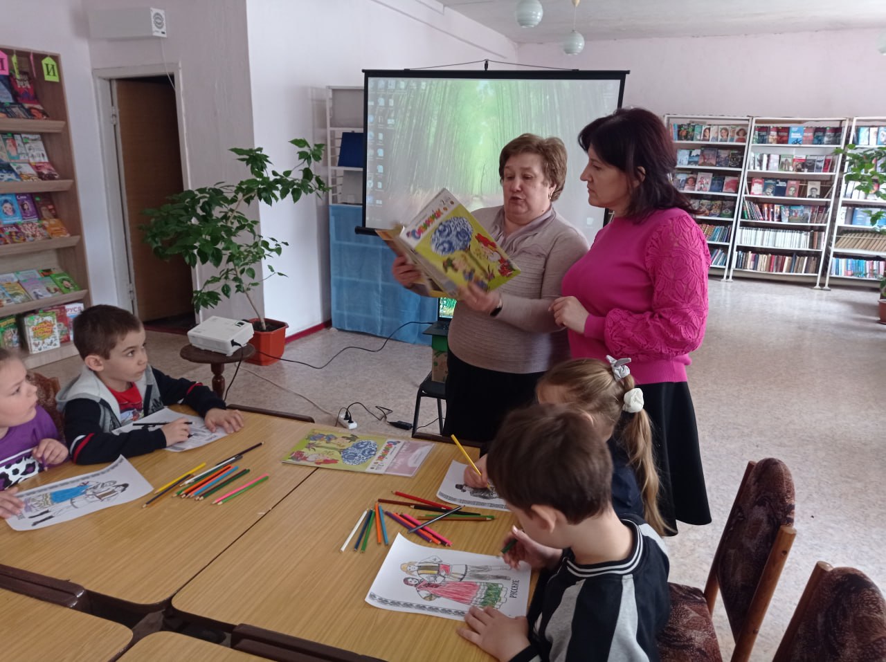 В Кировской детской библиотеке состоялся видео-мост с журналом «Сибирячок» г. Иркутск В Кировской детской библиотеке состоялся видео-мост с журналом «Сибирячок» г. Иркутск