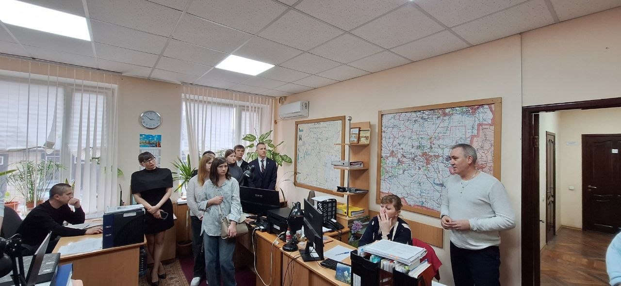 Откровенно и на равных пообщался с молодежью Откровенно и на равных пообщался с молодежью