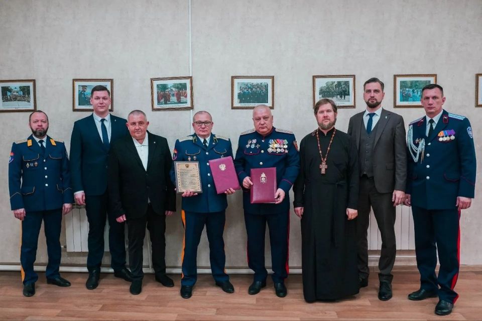 Сегодня в рамках регионального дня III Всероссийского муниципального форума «МАЛАЯ РОДИНА - СИЛА РОССИИ» провели рабочее совещание с делегацией станичного казачьего общества «Станица Кременная» из Луганской Народной... Сегодня в рамках регионального дня III Всероссийского муниципального форума «МАЛАЯ РОДИНА - СИЛА РОССИИ» провели рабочее совещание с делегацией станичного казачьего общества «Станица Кременная» из Луганской Народной...
