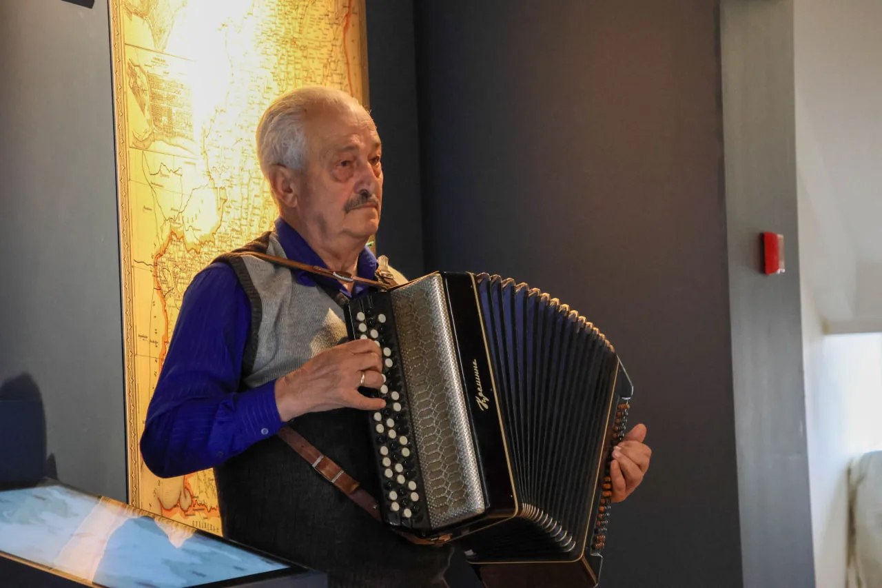 Сотрудники музея истории города Ровеньки приняли участие в Республиканском семинаре-практикуме для музейных сотрудников Луганской Народной Республики, который состоялся в Станично-Луганском музее донского казачества Сотрудники музея истории города Ровеньки приняли участие в Республиканском семинаре-практикуме для музейных сотрудников Луганской Народной Республики, который состоялся в Станично-Луганском музее донского казачества