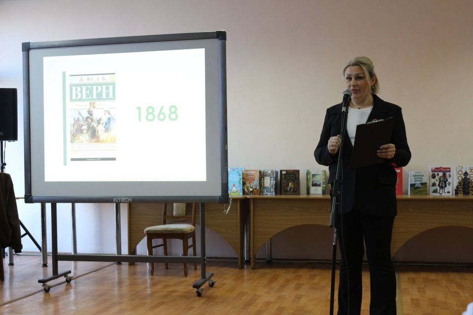 «Читать – значит жить»: в «Молодёжке» стартовала Неделя детской и юношеской книги «Читать – значит жить»: в «Молодёжке» стартовала Неделя детской и юношеской книги