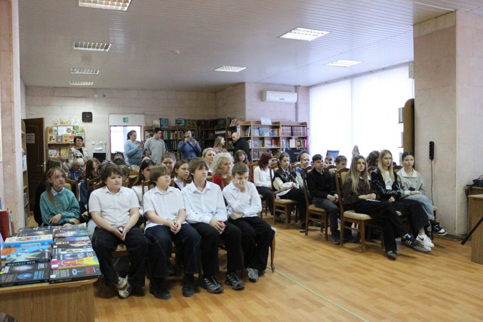«Читать – значит жить»: в «Молодёжке» стартовала Неделя детской и юношеской книги «Читать – значит жить»: в «Молодёжке» стартовала Неделя детской и юношеской книги