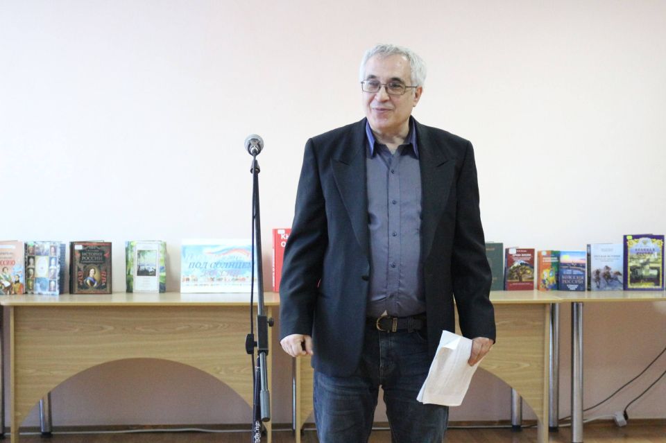 «Читать – значит жить»: в «Молодёжке» стартовала Неделя детской и юношеской книги «Читать – значит жить»: в «Молодёжке» стартовала Неделя детской и юношеской книги