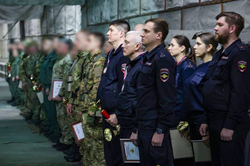 Команда регионального МВД стала победителем посвящённого 10-летию создания Росгвардии чемпионата ЛНР по стрельбе из боевого ручного стрелкового оружия Команда регионального МВД стала победителем посвящённого 10-летию создания Росгвардии чемпионата ЛНР по стрельбе из боевого ручного стрелкового оружия