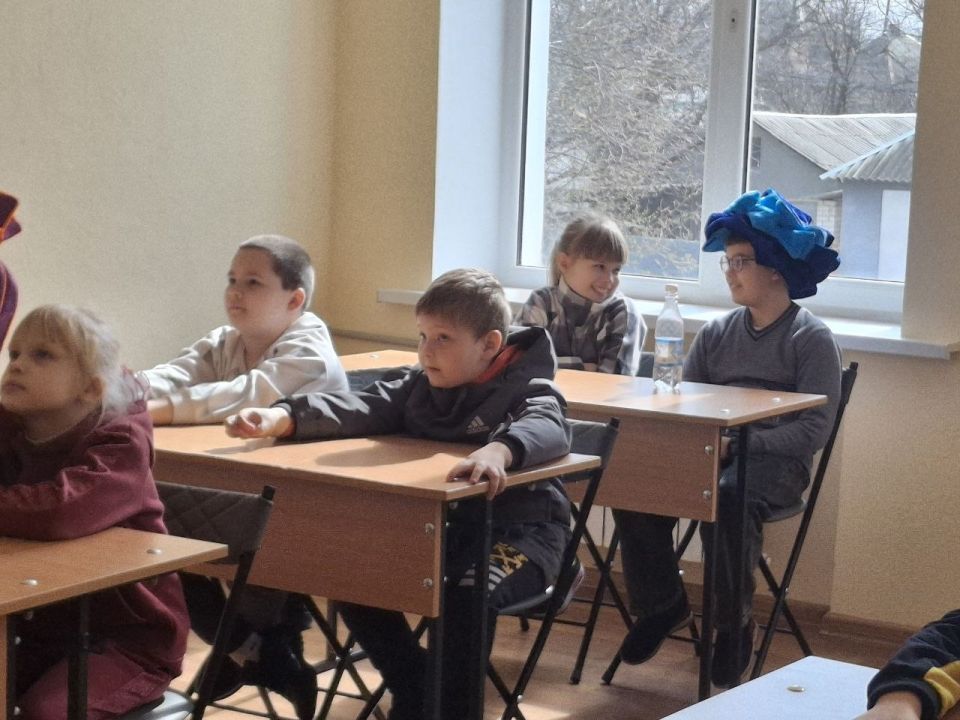 В МБУ "ЛГДК" прошла увлекательная встреча для самых юных учеников, посвященная важной теме – безопасному интернету В МБУ "ЛГДК" прошла увлекательная встреча для самых юных учеников, посвященная важной теме – безопасному интернету
