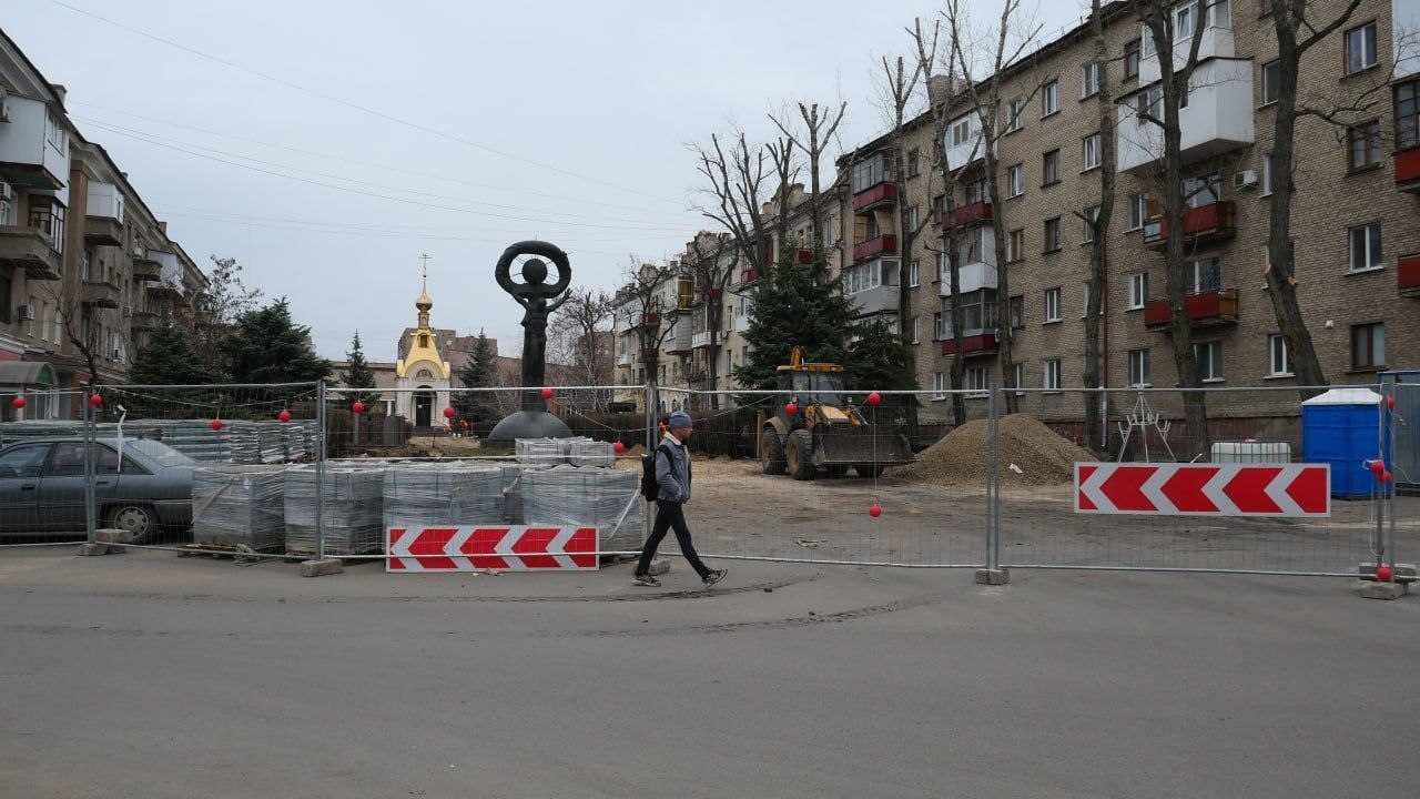 Стартовала реконструкция сквера, расположенного у мемориала «Героям-ликвидаторам последствий аварии на ЧАЭС