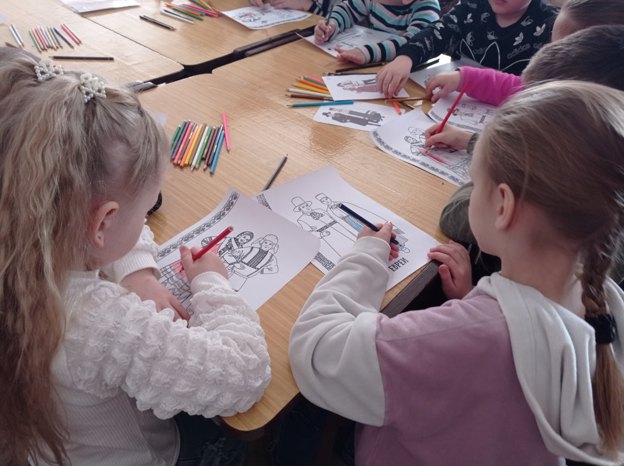 В Кировской детской библиотеке состоялся видео-мост с журналом «Сибирячок» г. Иркутск В Кировской детской библиотеке состоялся видео-мост с журналом «Сибирячок» г. Иркутск