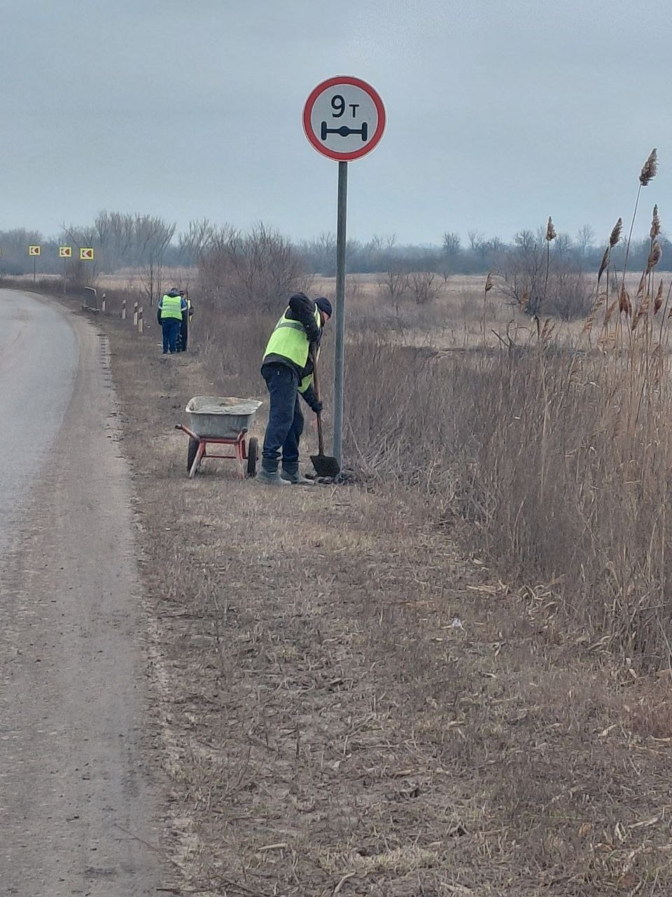 На автодороге Новопсков – Марковка – Меловое привели в порядок дорожные знаки На автодороге Новопсков – Марковка – Меловое привели в порядок дорожные знаки