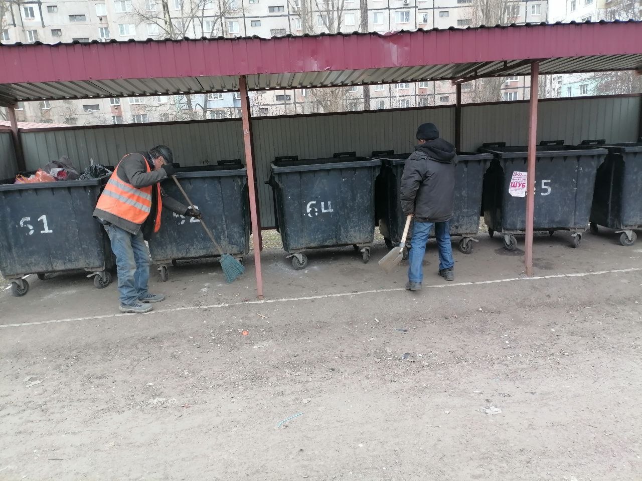 Андрей Рубанцов: Сегодня работниками МУП "СКАТ" выполнены работы по уборке и вывозу твердых коммунальных отходов с 32-х точек сбора мусора в муниципальном образовании Андрей Рубанцов: Сегодня работниками МУП "СКАТ" выполнены работы по уборке и вывозу твердых коммунальных отходов с 32-х точек сбора мусора в муниципальном образовании