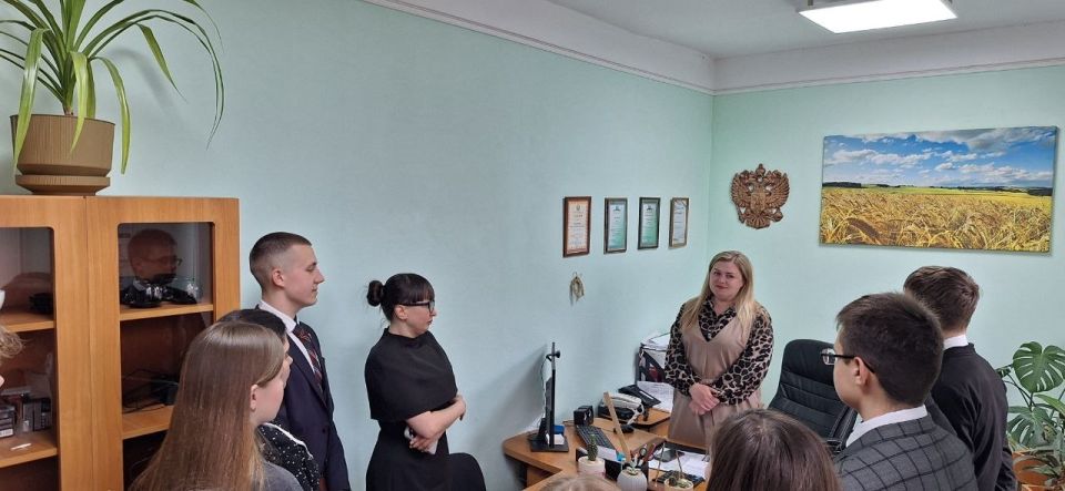 Откровенно и на равных пообщался с молодежью Откровенно и на равных пообщался с молодежью