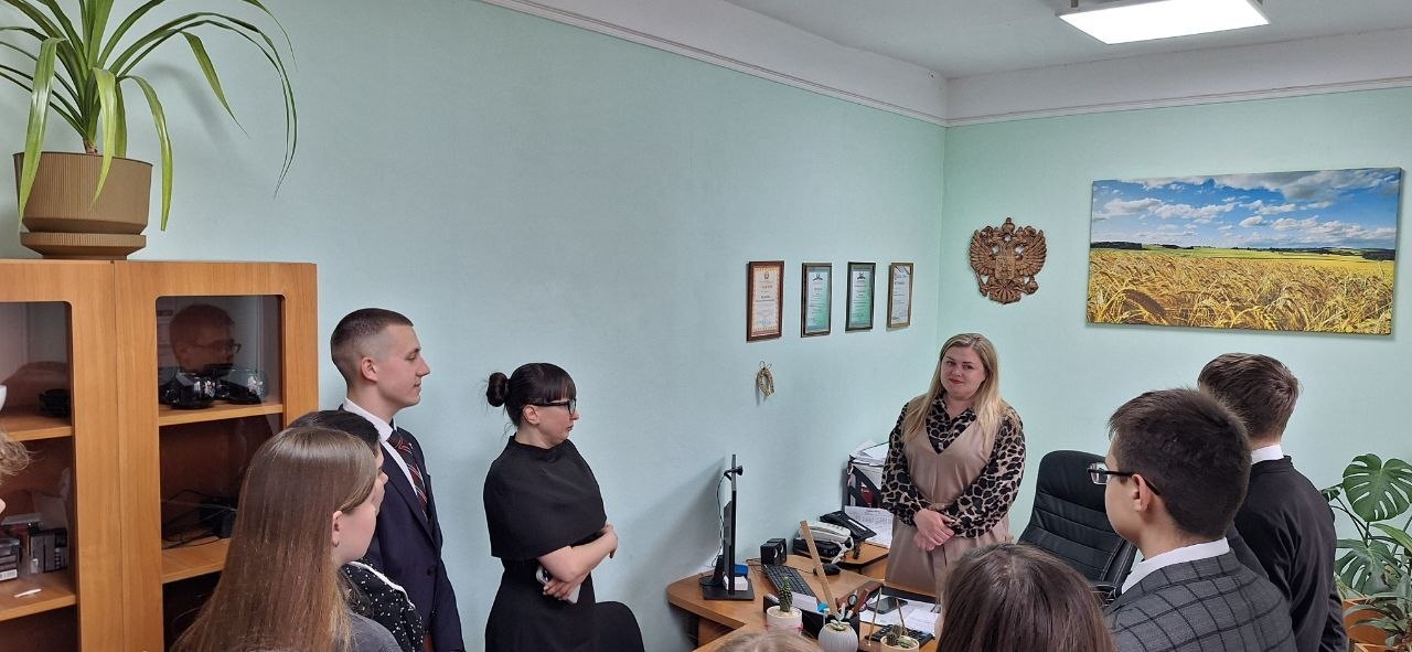 Откровенно и на равных пообщался с молодежью Откровенно и на равных пообщался с молодежью