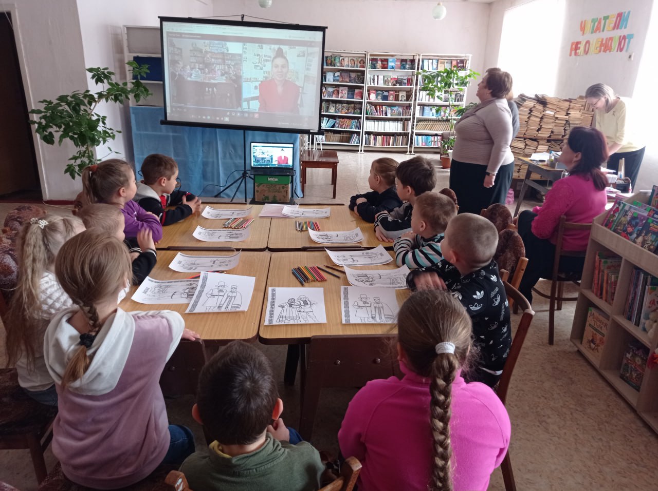 В Кировской детской библиотеке состоялся видео-мост с журналом «Сибирячок» г. Иркутск В Кировской детской библиотеке состоялся видео-мост с журналом «Сибирячок» г. Иркутск
