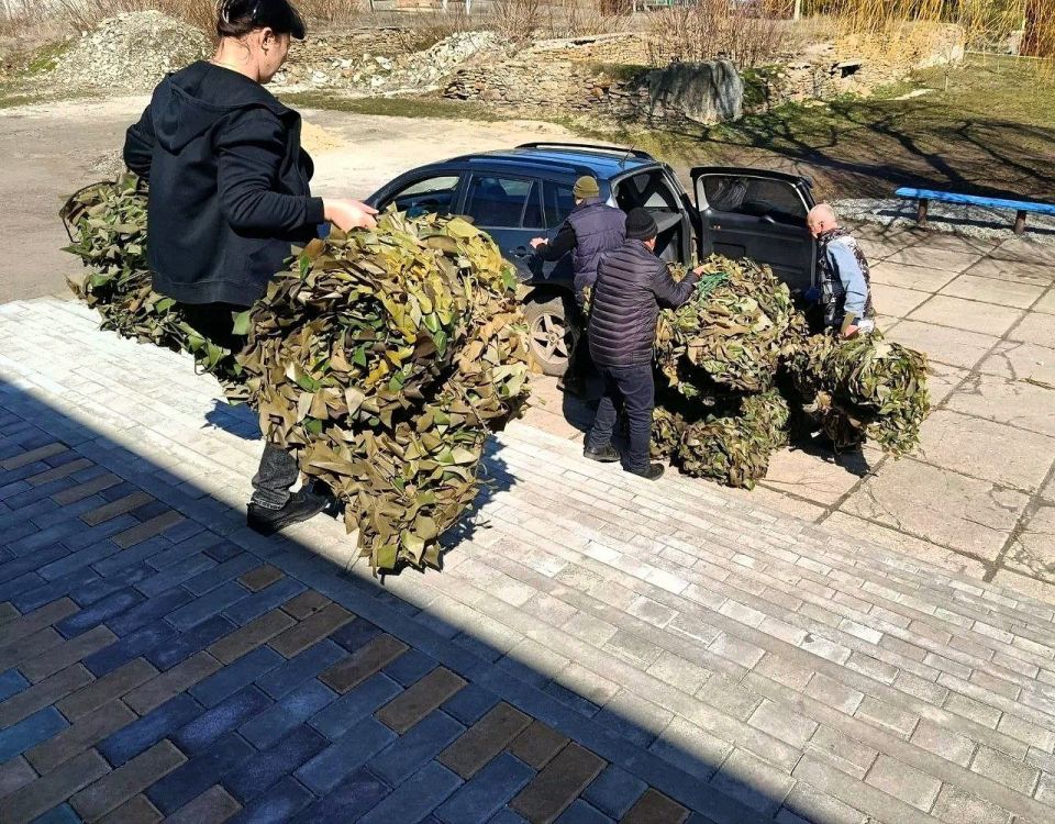 Волшебные нити Победы: активистки Совета женщин Антрацитовского муниципального округа Луганского регионального отделения Союза женщин России - жительницы пгт Фащевка сплели 9 новых маскировочных сетей для защиты наших ребят Волшебные нити Победы: активистки Совета женщин Антрацитовского муниципального округа Луганского регионального отделения Союза женщин России - жительницы пгт Фащевка сплели 9 новых маскировочных сетей для защиты наших ребят