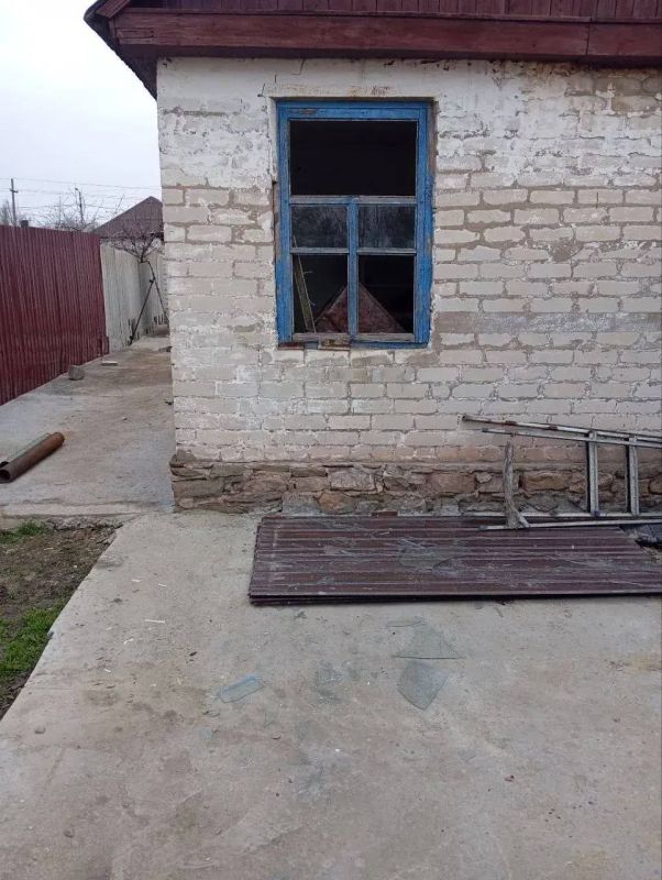 Украинский беспилотник рано утром совершил атаку по частному сектору Молодогвардейска в Краснодонском муниципальном округе Украинский беспилотник рано утром совершил атаку по частному сектору Молодогвардейска в Краснодонском муниципальном округе
