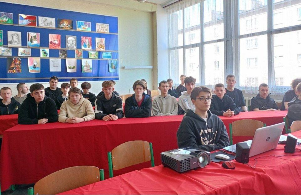 Студенты колледжа совершили экскурсию по историческим событиям Студенты колледжа совершили экскурсию по историческим событиям