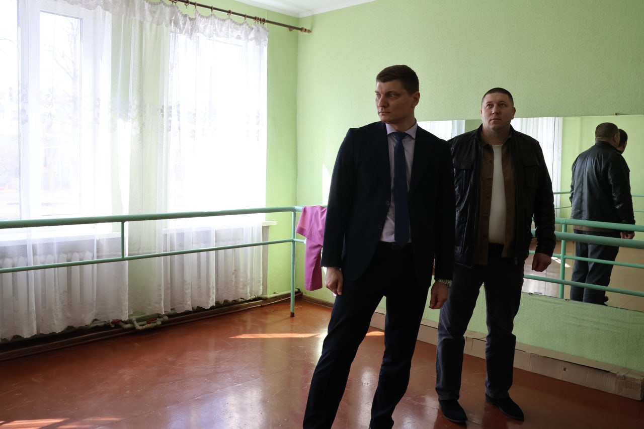Первый заместитель министра культуры ЛНР посетил Червонопартизанскую детскую школу искусств Первый заместитель министра культуры ЛНР посетил Червонопартизанскую детскую школу искусств