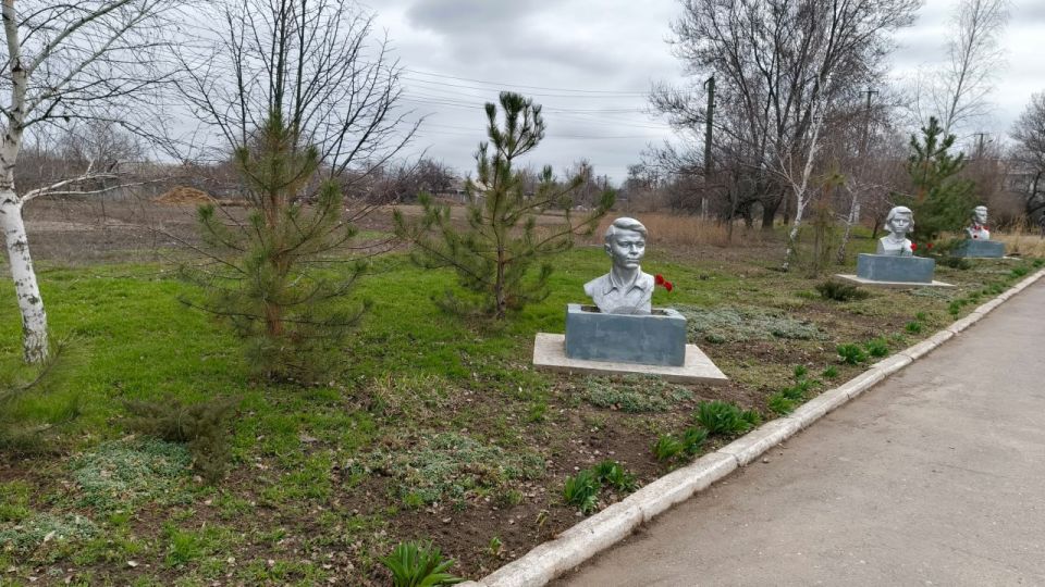 На территории села Желтое провели работы по благоустройству общественной территории На территории села Желтое провели работы по благоустройству общественной территории