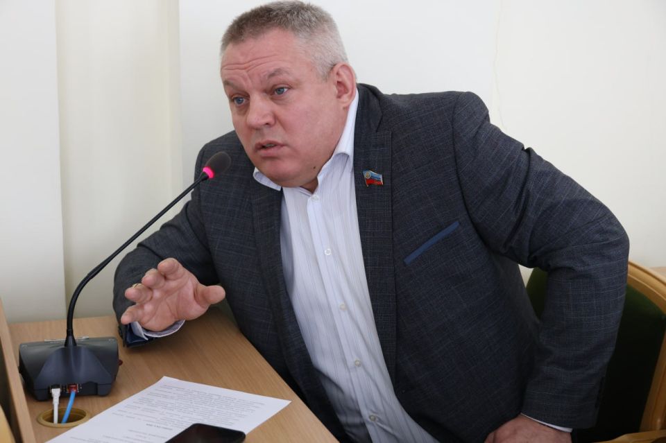 Вопросы газификации, догазификации и угольной промышленности обсудили участники «правительственного часа» в Народном Совете Вопросы газификации, догазификации и угольной промышленности обсудили участники «правительственного часа» в Народном Совете
