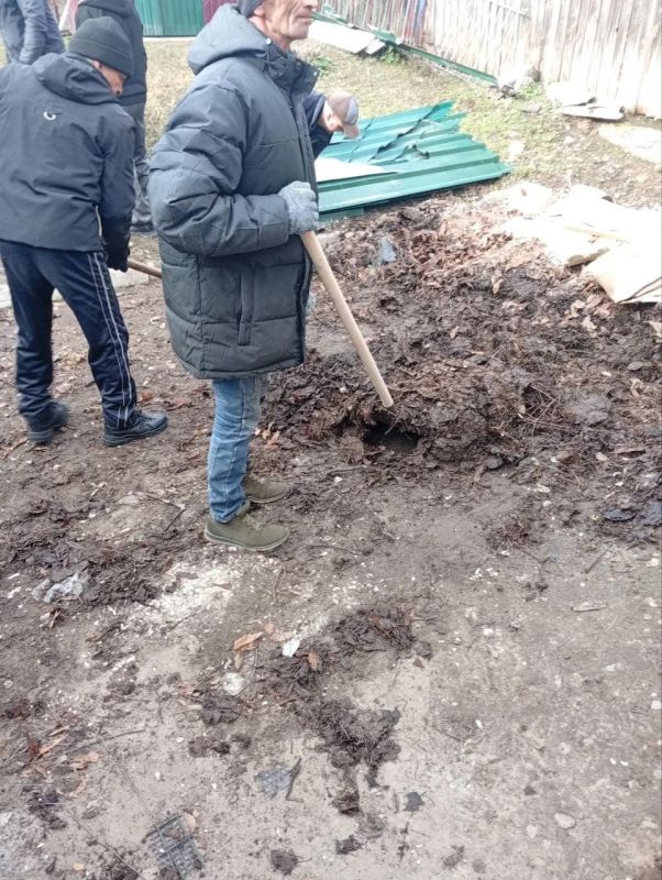 Вячеслав Третьяков: В рамках мер по обеспечению безопасности жителей и поддержанию надлежащего санитарного состояния, МБУ "Кременная-Коммунсервис" ведет активные работы по спилу сухостойных и аварийных деревьев Вячеслав Третьяков: В рамках мер по обеспечению безопасности жителей и поддержанию надлежащего санитарного состояния, МБУ "Кременная-Коммунсервис" ведет активные работы по спилу сухостойных и аварийных деревьев
