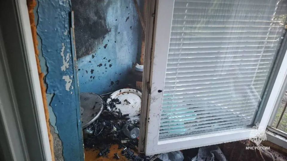 В Луганске загорелась квартира в многоэтажке В Луганске загорелась квартира в многоэтажке
