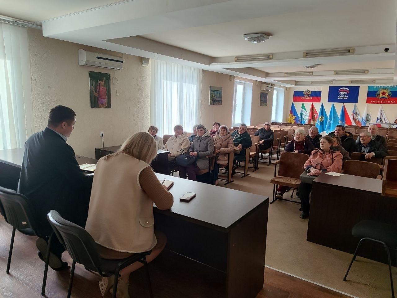 Исполняющий обязанности Главы МО Владимир Запорожец совместно с начальником отдела по обращению граждан и социальным вопросам Кристиной Степановой провели прием граждан из сел Песчаное и Червонопоповка Кременского МО Исполняющий обязанности Главы МО Владимир Запорожец совместно с начальником отдела по обращению граждан и социальным вопросам Кристиной Степановой провели прием граждан из сел Песчаное и Червонопоповка Кременского МО