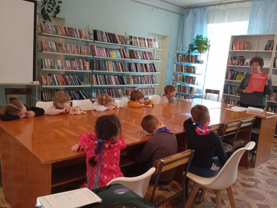 Библиотеки города Ровеньки и поселков присоединились к ежегодной акции «Неделя детской книги» Библиотеки города Ровеньки и поселков присоединились к ежегодной акции «Неделя детской книги»