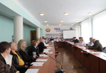 В Кировске обсудили актуальные вопросы развития малого и среднего предпринимательства в Луганской Народной Республике