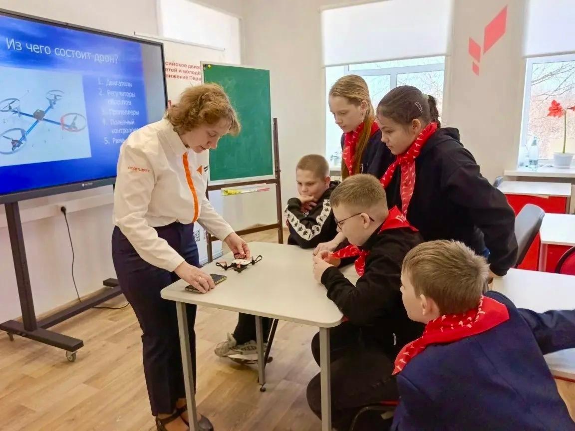 Костромские и меловские школы вместе осваивают современную технику Костромские и меловские школы вместе осваивают современную технику