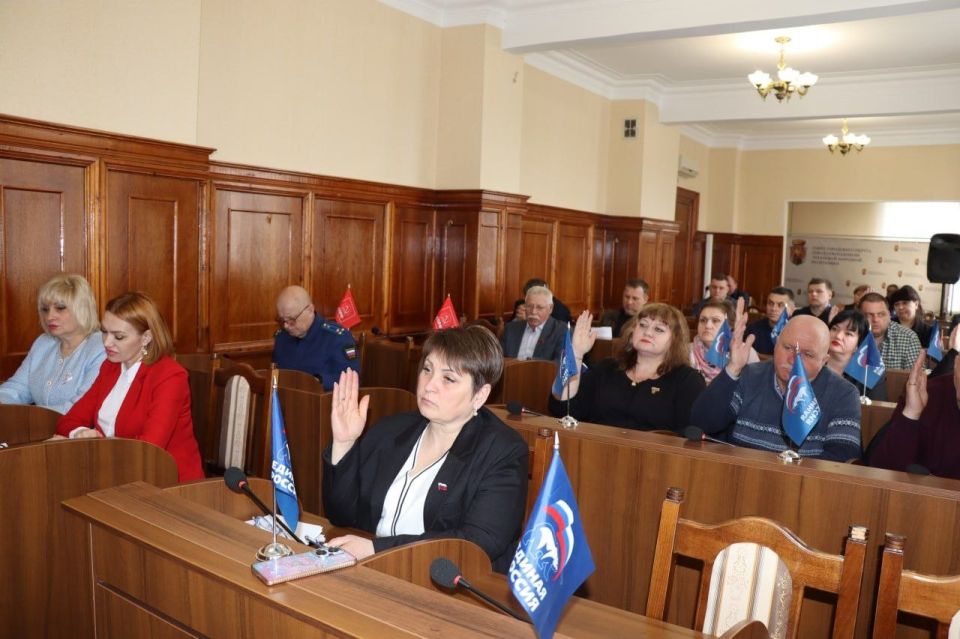 Депутаты заслушали отчет ВРИП Главы городского округа город Северодонецк о результатах деятельности Администрации городского округа, в том числе о решении вопросов, поставленных Советом депутатов Депутаты заслушали отчет ВРИП Главы городского округа город Северодонецк о результатах деятельности Администрации городского округа, в том числе о решении вопросов, поставленных Советом депутатов