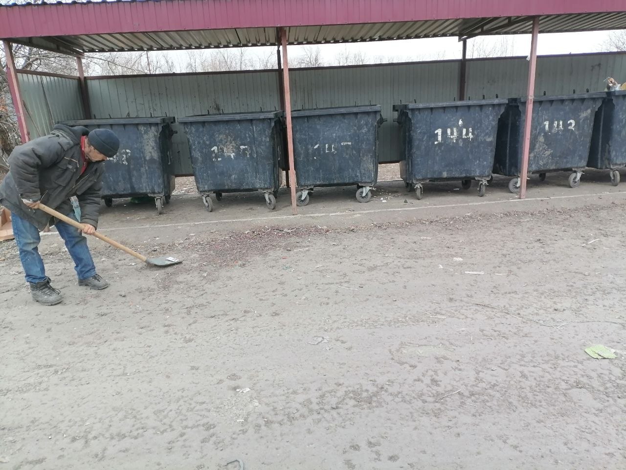 Андрей Рубанцов: Сегодня работниками МУП "СКАТ" выполнены работы по уборке и вывозу твердых коммунальных отходов с 32-х точек сбора мусора в муниципальном образовании Андрей Рубанцов: Сегодня работниками МУП "СКАТ" выполнены работы по уборке и вывозу твердых коммунальных отходов с 32-х точек сбора мусора в муниципальном образовании