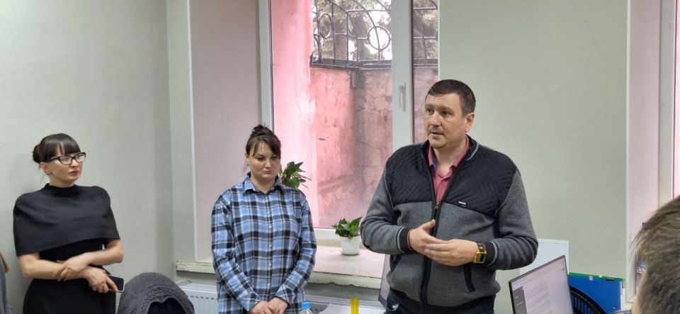 Откровенно и на равных пообщался с молодежью Откровенно и на равных пообщался с молодежью