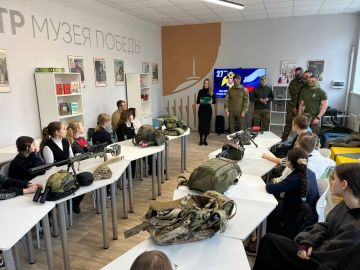 Урок мужества провели участники СВО для юных жителей марковки