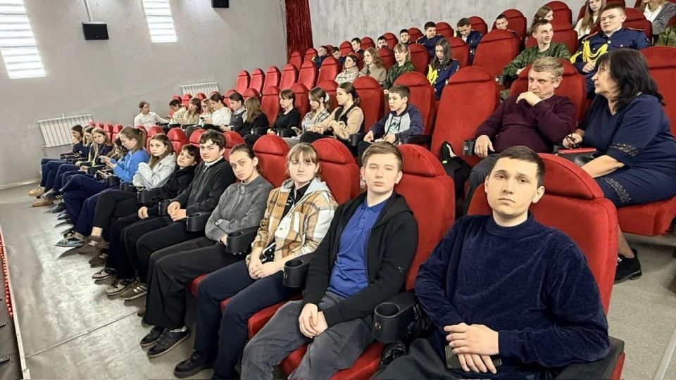 Андрей Рубанцов: В Ровеньках режиссер-документалист Анна Родионова представила свой новый фильм "Ангелы Победы" Андрей Рубанцов: В Ровеньках режиссер-документалист Анна Родионова представила свой новый фильм "Ангелы Победы"