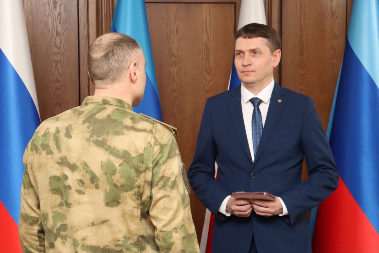 Леонид Пасечник: В преддверии 10-летнего юбилея Росгвардии отметили отличившихся военнослужащих войск национальной гвардии Российской Федерации в ЛНР