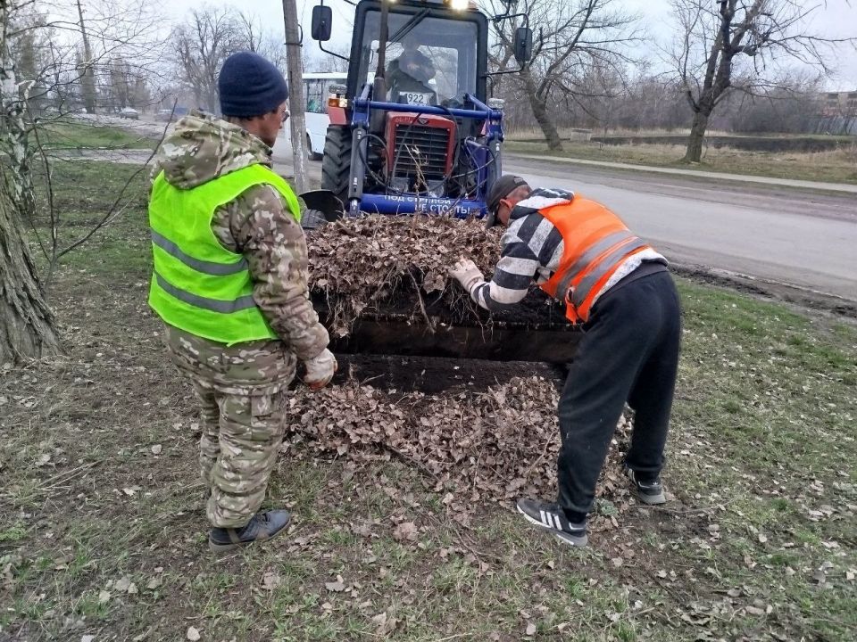 Чистота – залог комфорта! Сегодня МУП «ЖЭК» города Ровеньки проводит масштабные работы по благоустройству в пгт Ясеновский Чистота – залог комфорта! Сегодня МУП «ЖЭК» города Ровеньки проводит масштабные работы по благоустройству в пгт Ясеновский