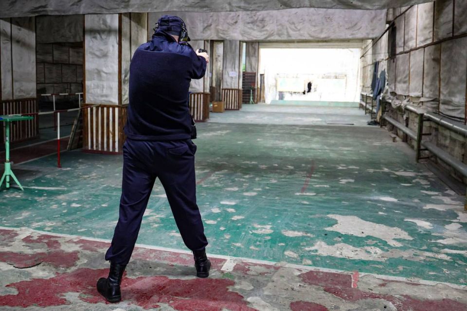 Команда регионального МВД стала победителем посвящённого 10-летию создания Росгвардии чемпионата ЛНР по стрельбе из боевого ручного стрелкового оружия Команда регионального МВД стала победителем посвящённого 10-летию создания Росгвардии чемпионата ЛНР по стрельбе из боевого ручного стрелкового оружия